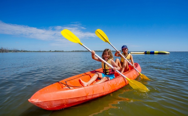 Eat, Hike, or Kayak Your Way Across Australia