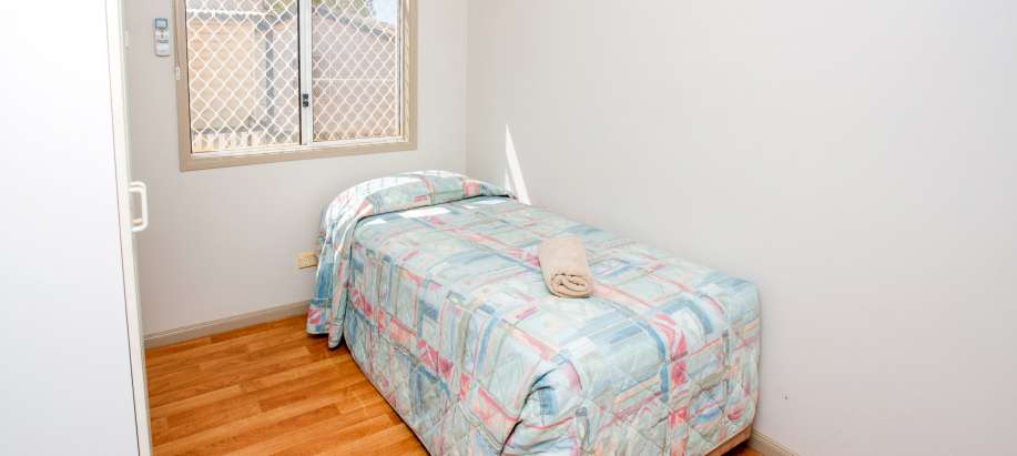 Pilbara Superior 2 Bedroom Cabin - Sleeps 3 - Dog Friendly