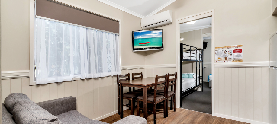 Whitsunday Coast Superior 1 Bedroom Cabin - Sleeps 4 - Pet Friendly