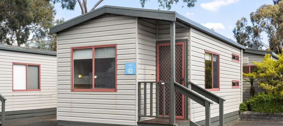 Melbourne Standard 1 Bedroom Cabin - Sleeps 4
