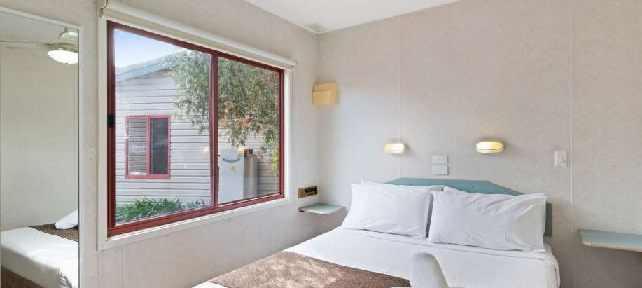 Melbourne Standard 2 Bedroom Cabin - Sleeps 5
