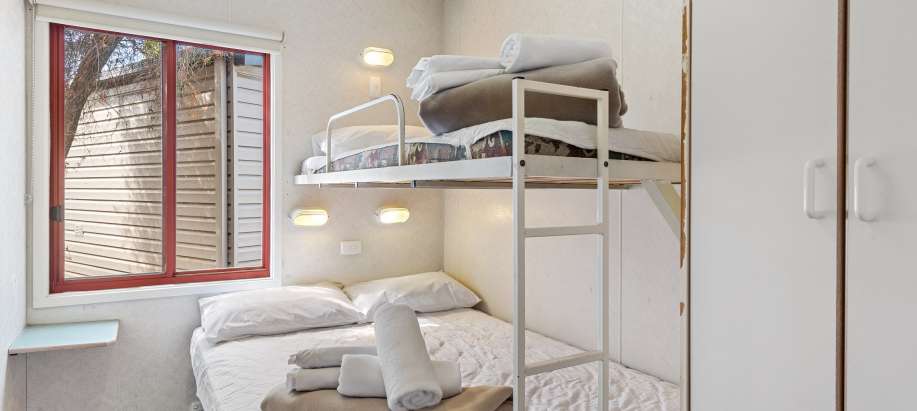 Melbourne Standard 2 Bedroom Cabin - Sleeps 5