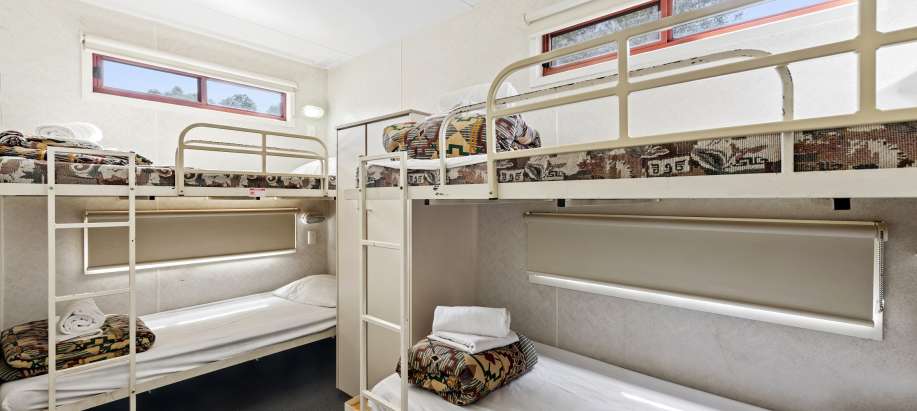 Melbourne Standard 2 Bedroom Cabin - Sleeps 6