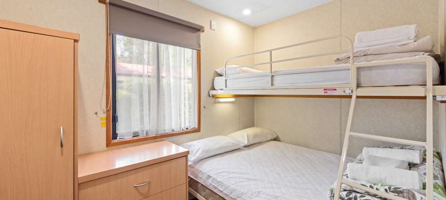 Murray Superior 2 Bedroom Spa Cabin - Sleeps 5