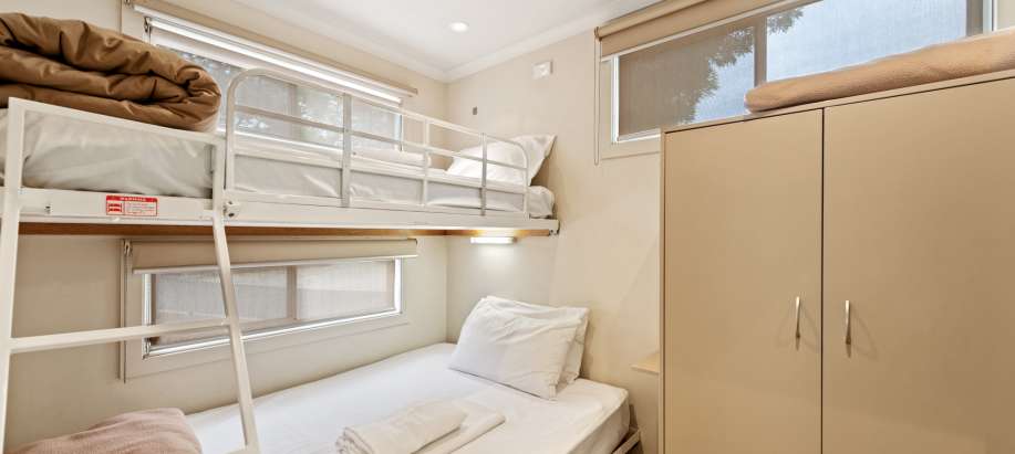 Albury Wodonga Deluxe 3 Bedroom Duplex Cabin