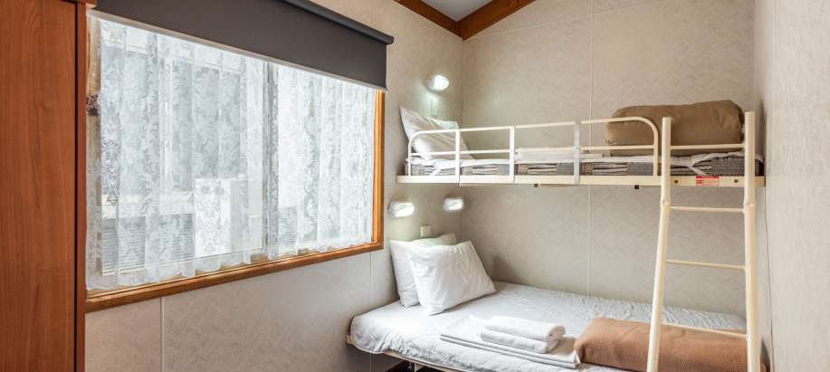 Albury Wodonga Superior 2 Bedroom Cabin - Sleeps 5