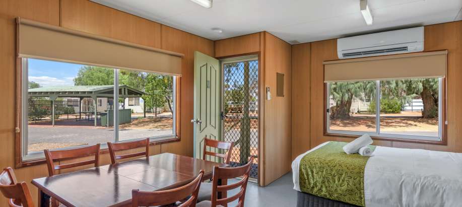 Spencer Gulf Economy 1 Bedroom Cabin - Sleeps 5 - Pet Friendly