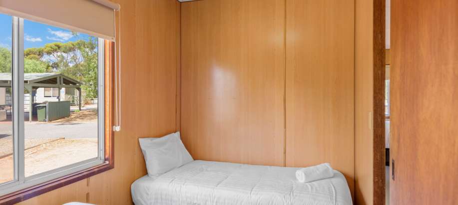 Spencer Gulf Economy 1 Bedroom Cabin - Sleeps 5 - Pet Friendly