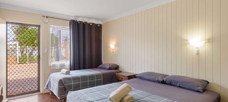 Spencer Gulf Standard Motel Room - Sleeps 3