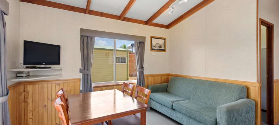 Spencer Gulf Standard 2 Bedroom Spa Cabin