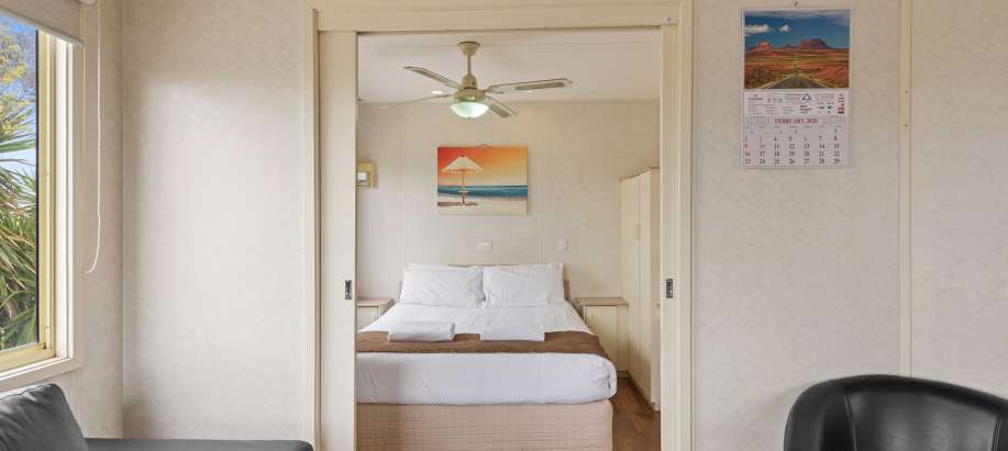 Adelaide Standard 1 Bedroom Cabin - Pet Friendly