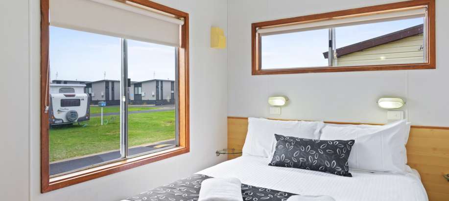 Limestone Coast Standard 2 Bedroom Cabin - Pet Friendly