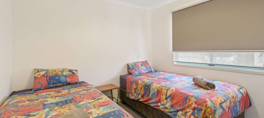 Central Corridor Standard 2 Bedroom Cabin - Sleeps 4