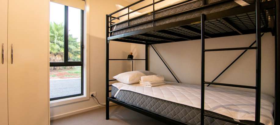 Murray Superior 2 Bedroom Accessible Cabin - Sleeps 4 - Pet Friendly