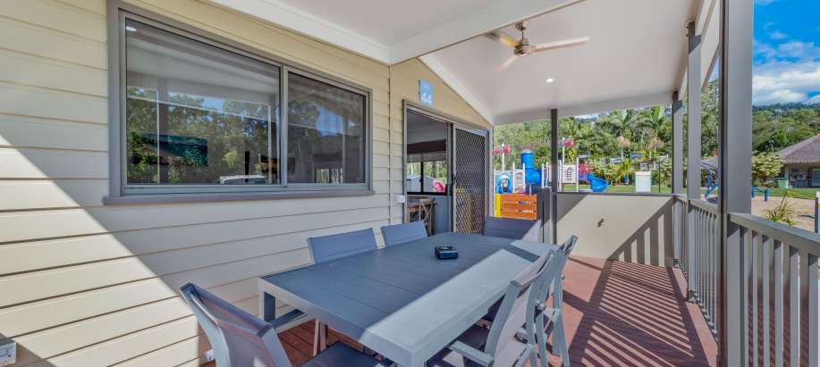 South Coast Deluxe 2 Bedroom Cabin - Water Park View