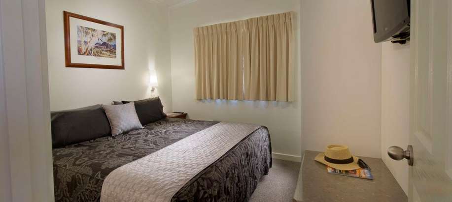 Alice Springs Deluxe 2 Bedroom Cabin