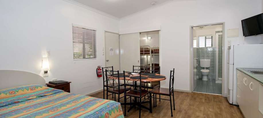 Alice Springs Standard 2 Bedroom Cabin - Pet Friendly