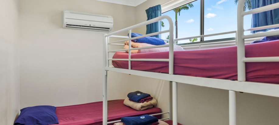 Mount Isa Deluxe 2 Bedroom Cabin - Sleeps 5