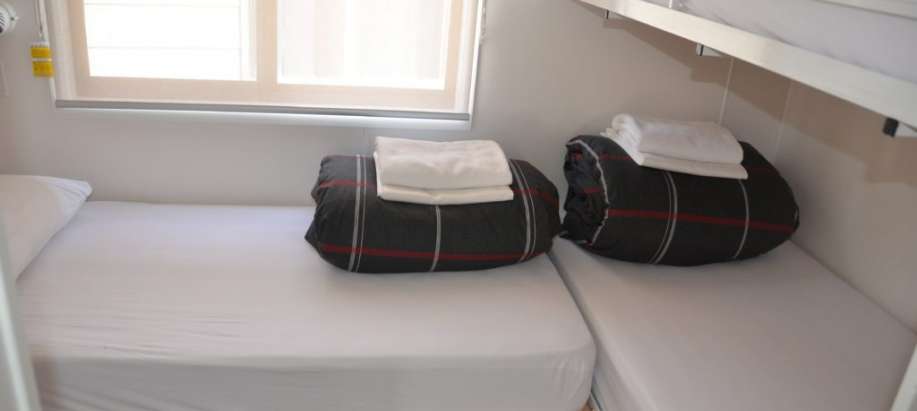 Victorian Alpine Standard 2 Bedroom Cabin - Sleeps 4 - Pet Friendly