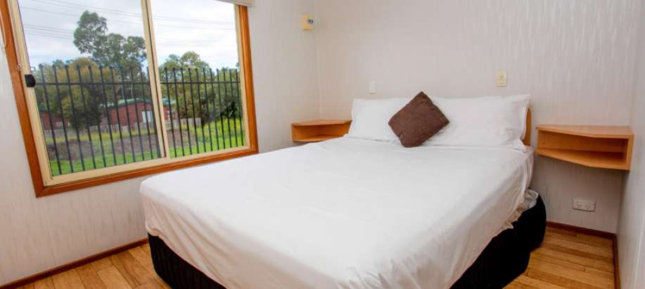 Geelong Superior 2 Bedroom Cabin - Sleeps 6