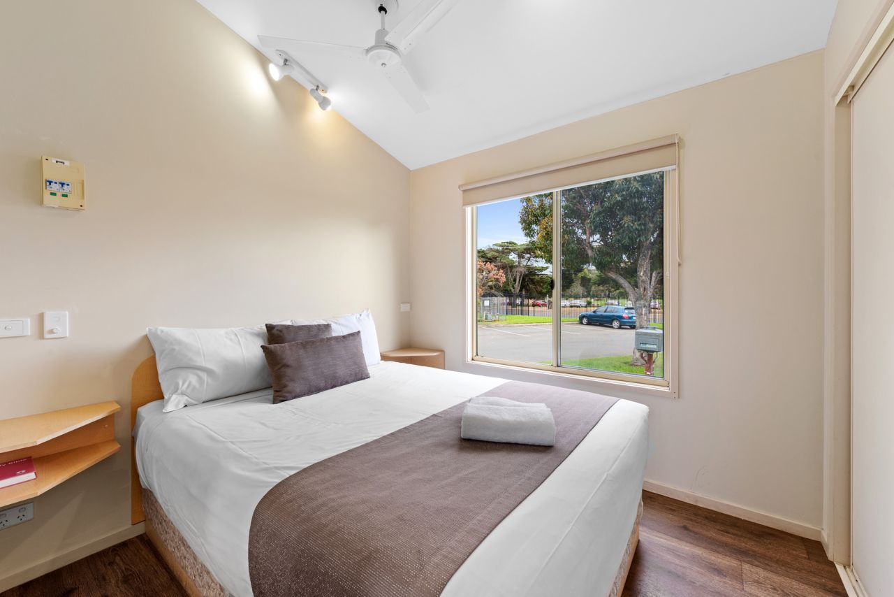 Standard 3 Bedroom Cabin Geelong Holiday Caravan Park