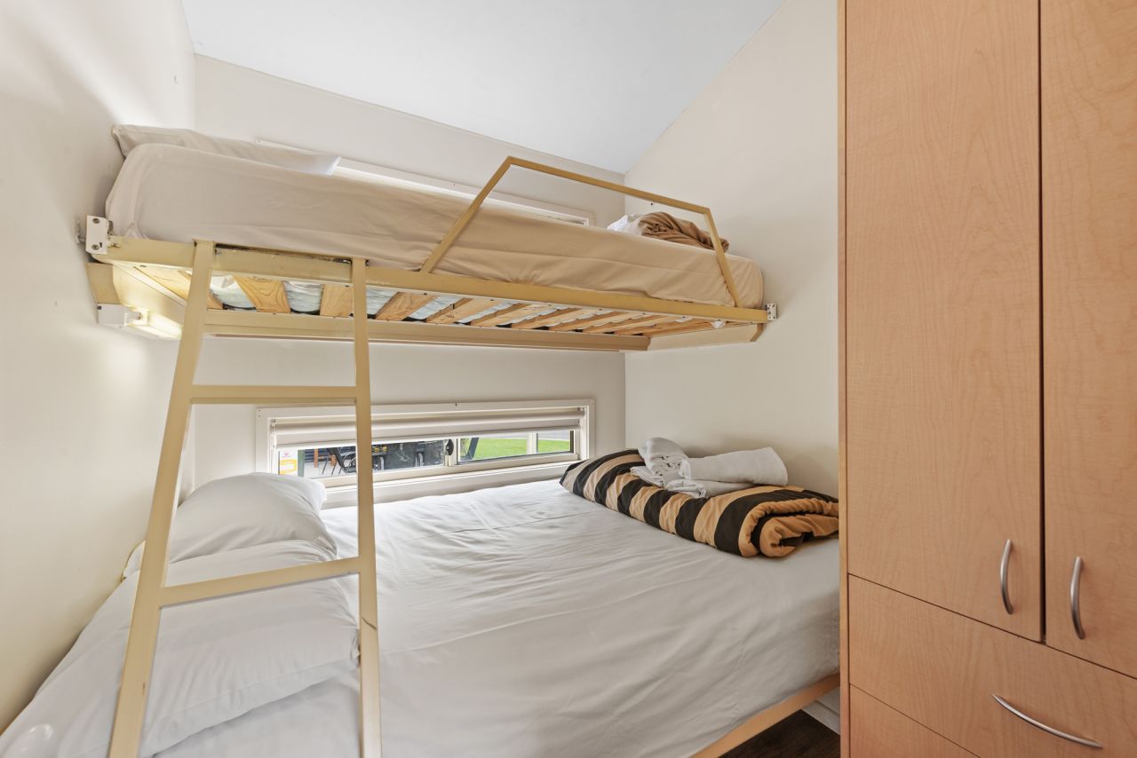 Standard 3 Bedroom Cabin Geelong Holiday Caravan Park
